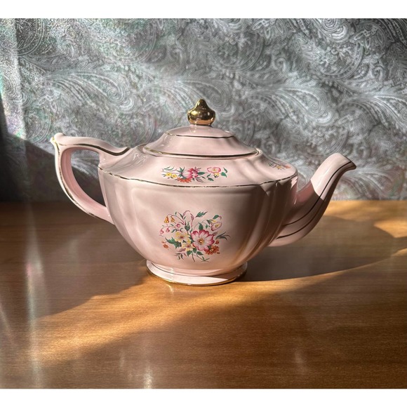 Vintage pink Sadler teapot with bouquets of flowers - Picture 9 of 10